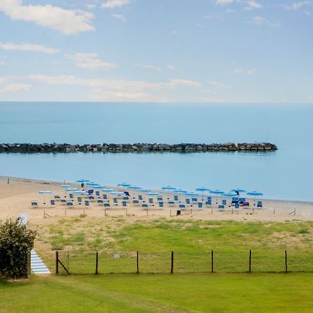 Residence Brezza Di Mare San Benedetto del Tronto Zewnętrze zdjęcie