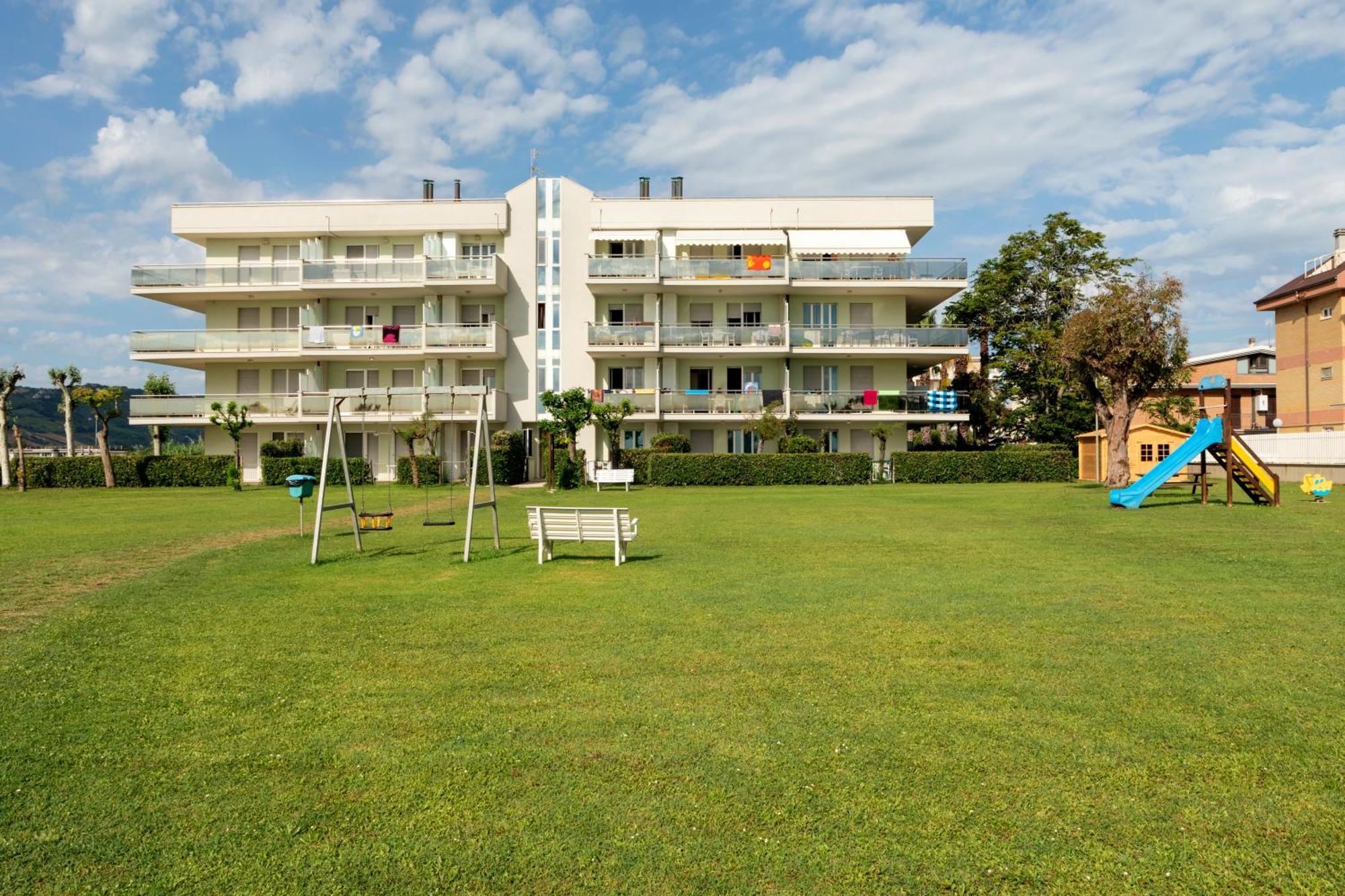 Residence Brezza Di Mare San Benedetto del Tronto Zewnętrze zdjęcie